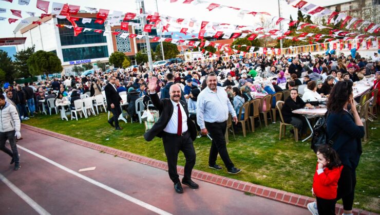 CHP’DEN GENİŞ KATILIMLI İFTAR YEMEĞİ