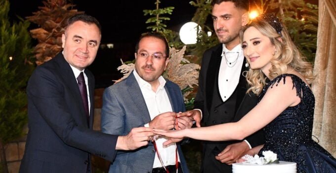 MELEK VE YUNUS EVLİLİK YOLUNDA İLK ADIMI ATTI