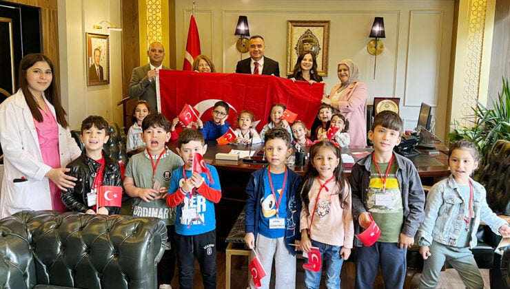 ÖZEL NAZAR BONCUĞU ANAOKULU’NDA CUMHURİYET COŞKUSU