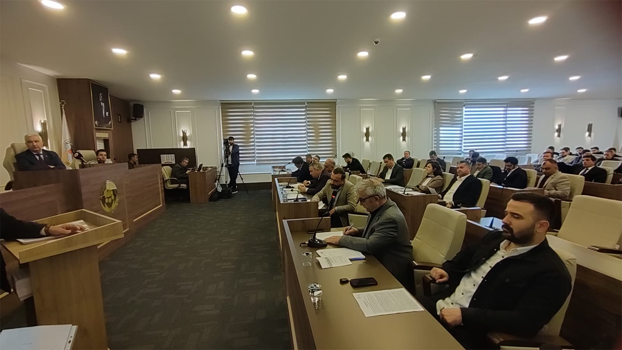TÜRKMEN ve UÇAR’DAN GÜLŞEN KONSERİ CEVABI