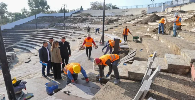 ZEKİ METİN AMFİ TİYATRO PERDE AÇMAK İÇİN GÜN SAYIYOR