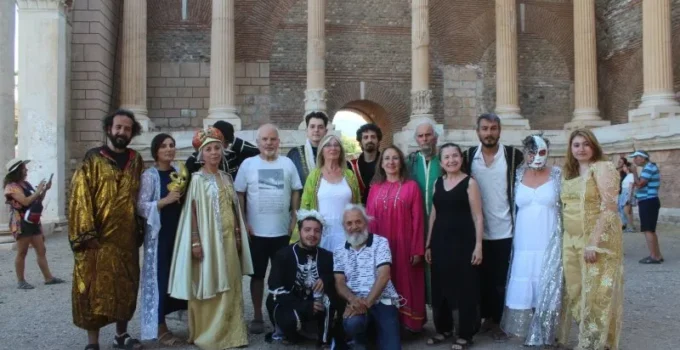 // Tiyatro Doğduğu Topraklarda Yeniden Canlanıyor: Salihli’de 10. Uluslararası Dionysos Tiyatro Şenliği Başlıyor