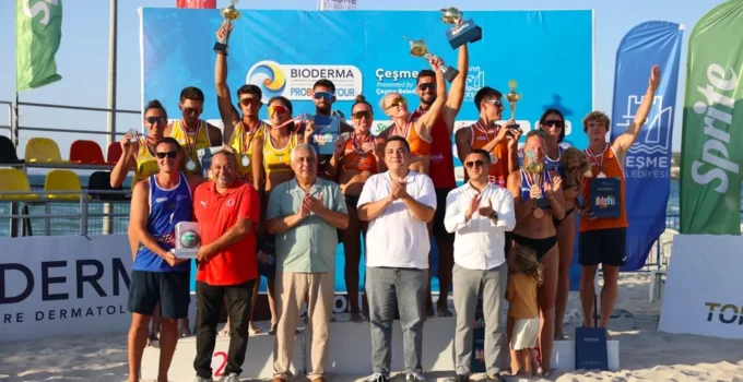 Uluslararası plaj voleybolunun kalbi Çeşme’de attı