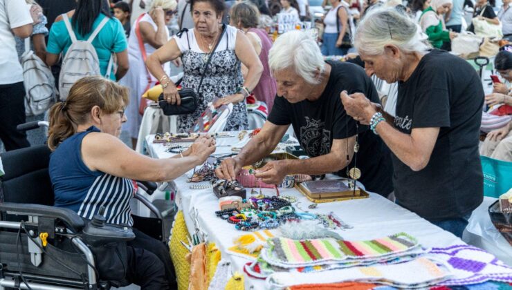 “El Emeği Gece Pazarı” kadınlara kazanç kapısı oldu