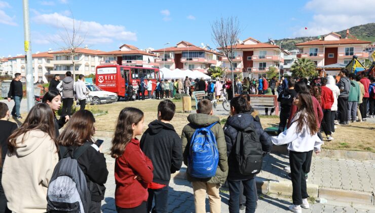 Efes Selçuk’ta beslenme çantaları dayanışma ile doluyor
