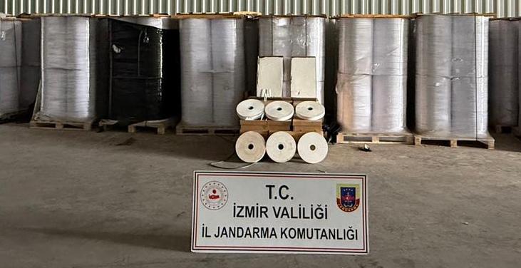 Menderes’te Kaçak Sigara Üretiminde Kullanılan Malzemeler Ele Geçirildi